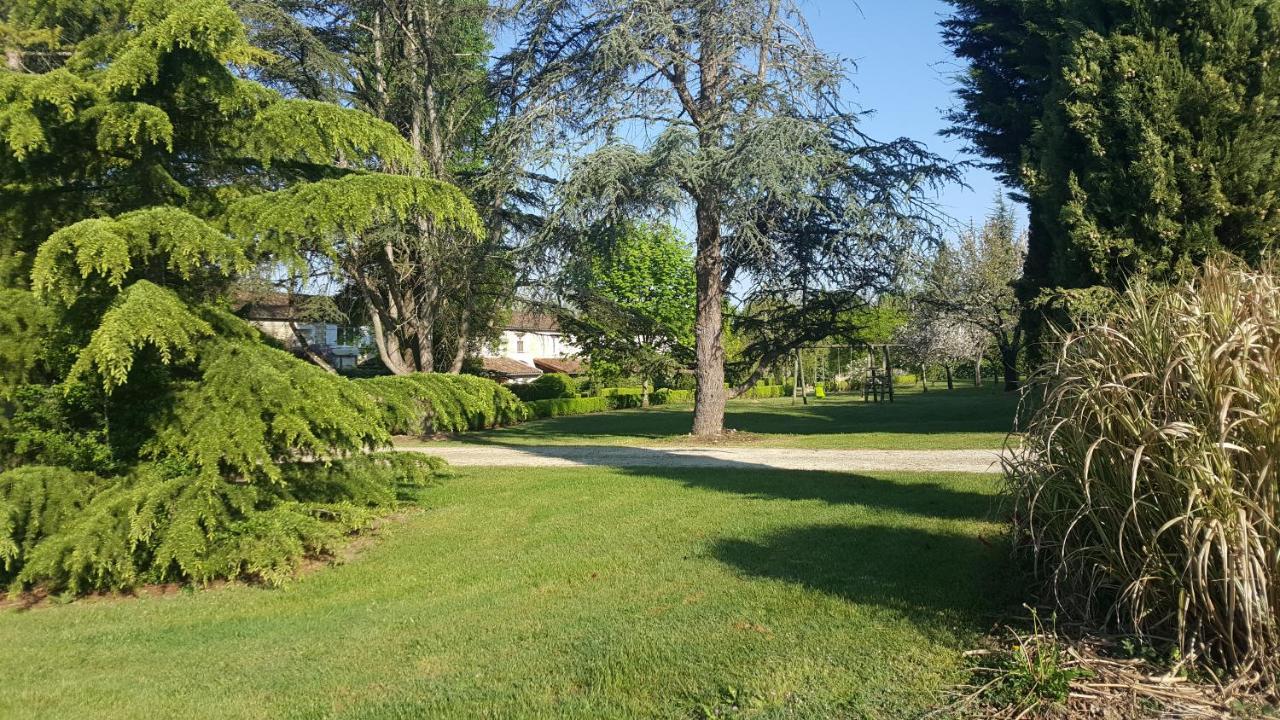 Chambres D'Hotes Domaine De La Brette Moncrabeau Екстериор снимка