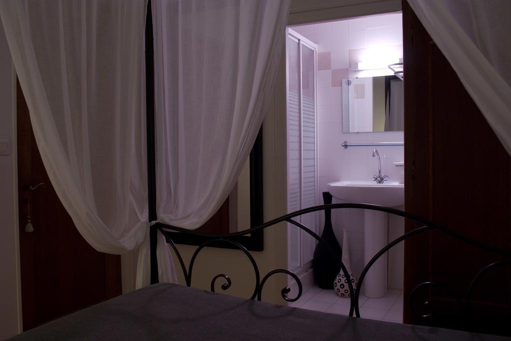 Chambres D'Hotes Domaine De La Brette Moncrabeau Стая снимка